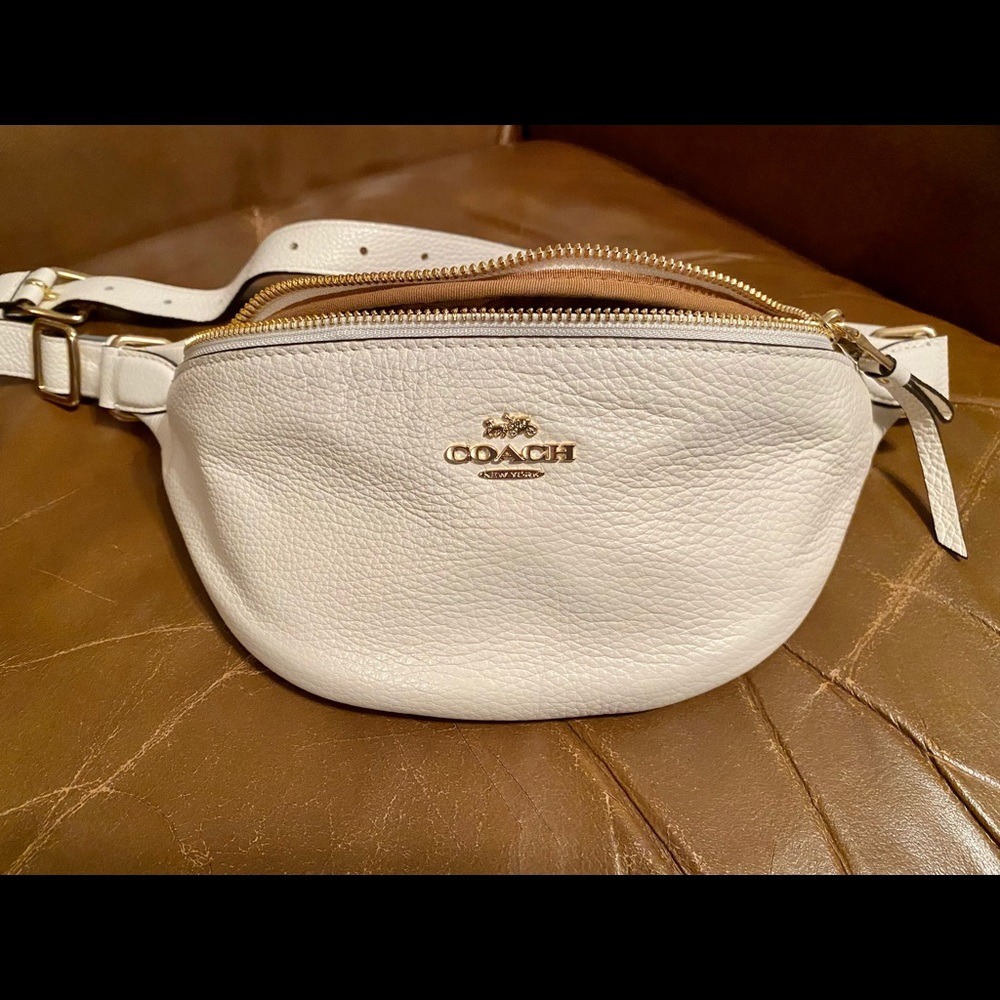 COACH CHALK COLOR BELT BAG WITH GOLD HARDWARE